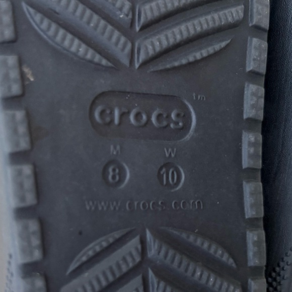 Crocs Classic Cozzzy Spray Dye Faux Fur Slip-On Sandal Unisex - Size W10 / M8 - Picture 5 of 6